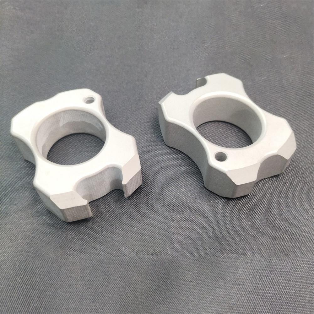 304 Stainless Steel Mini Knuckle Duster Multifunctional Bottle Opening Tool - Image 3