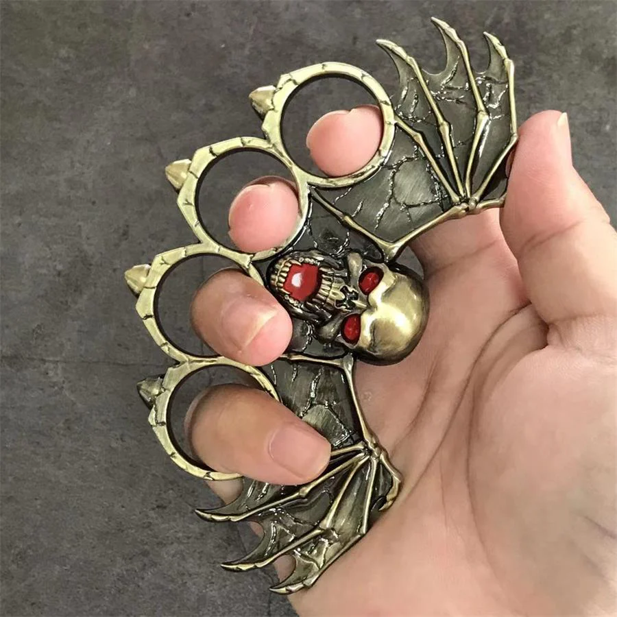 Bat Knuckle Duster Broken Window Gear Decoration - Image 3