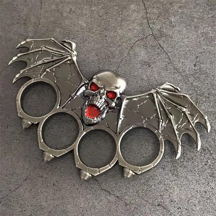Bat Knuckle Duster Broken Window Gear Decoration - Image 4