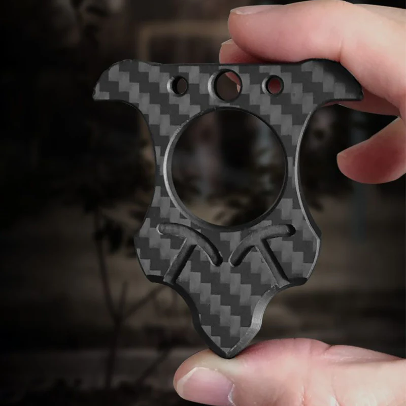 Carbon Fiber Knuckle Duster Broken Window EDC Tool - Image 4