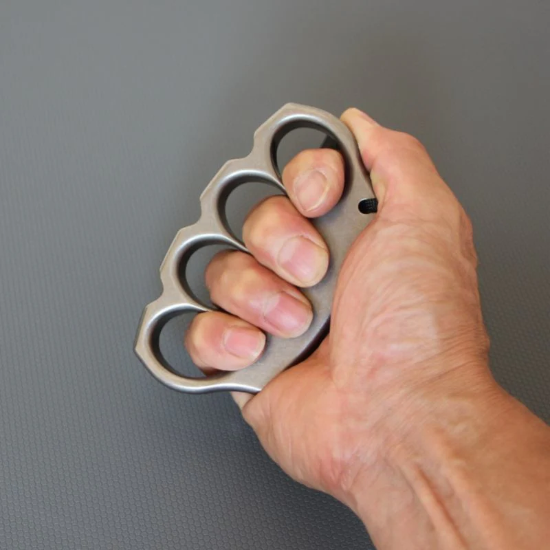 Classic Thickened Titanium Knuckle Duster - Image 3