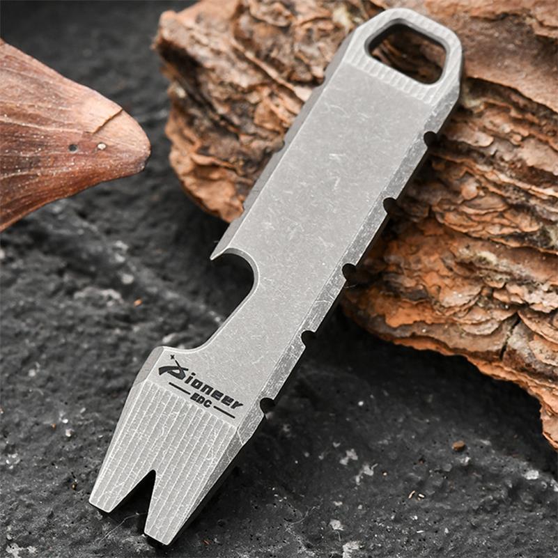 Fingertip Titanium Crowbar Function Bottle Opening EDC Tool - Image 6