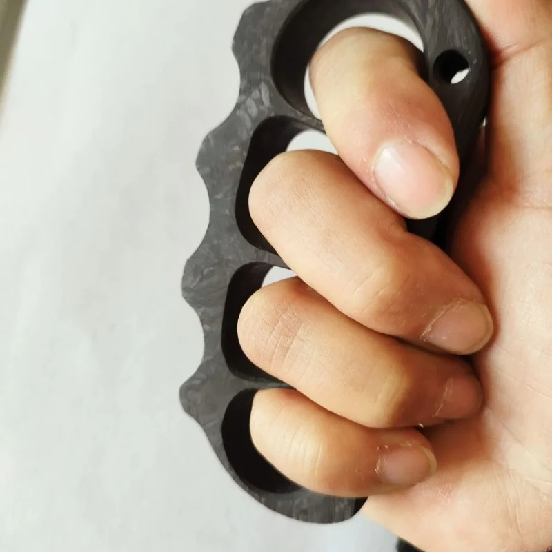 Four Finger Carbon Fiber Knuckle Duster Boxing Buckle Defense Window Breaker Self-Defense Tool - Image 4