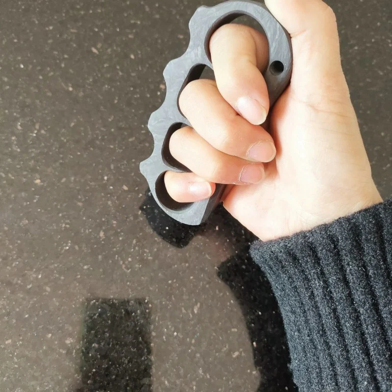 Four Finger Carbon Fiber Knuckle Duster Boxing Buckle Defense Window Breaker Self-Defense Tool - Image 6