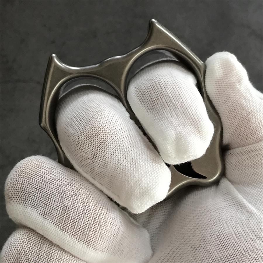 GODEDC TC21 Titanium Alloy Creative Knuckle Duster - Image 4