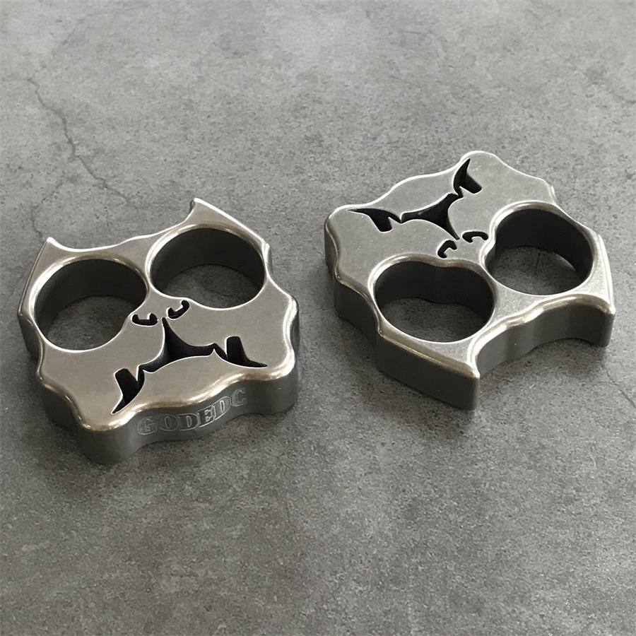 GODEDC TC21 Titanium Alloy Creative Knuckle Duster - Image 9