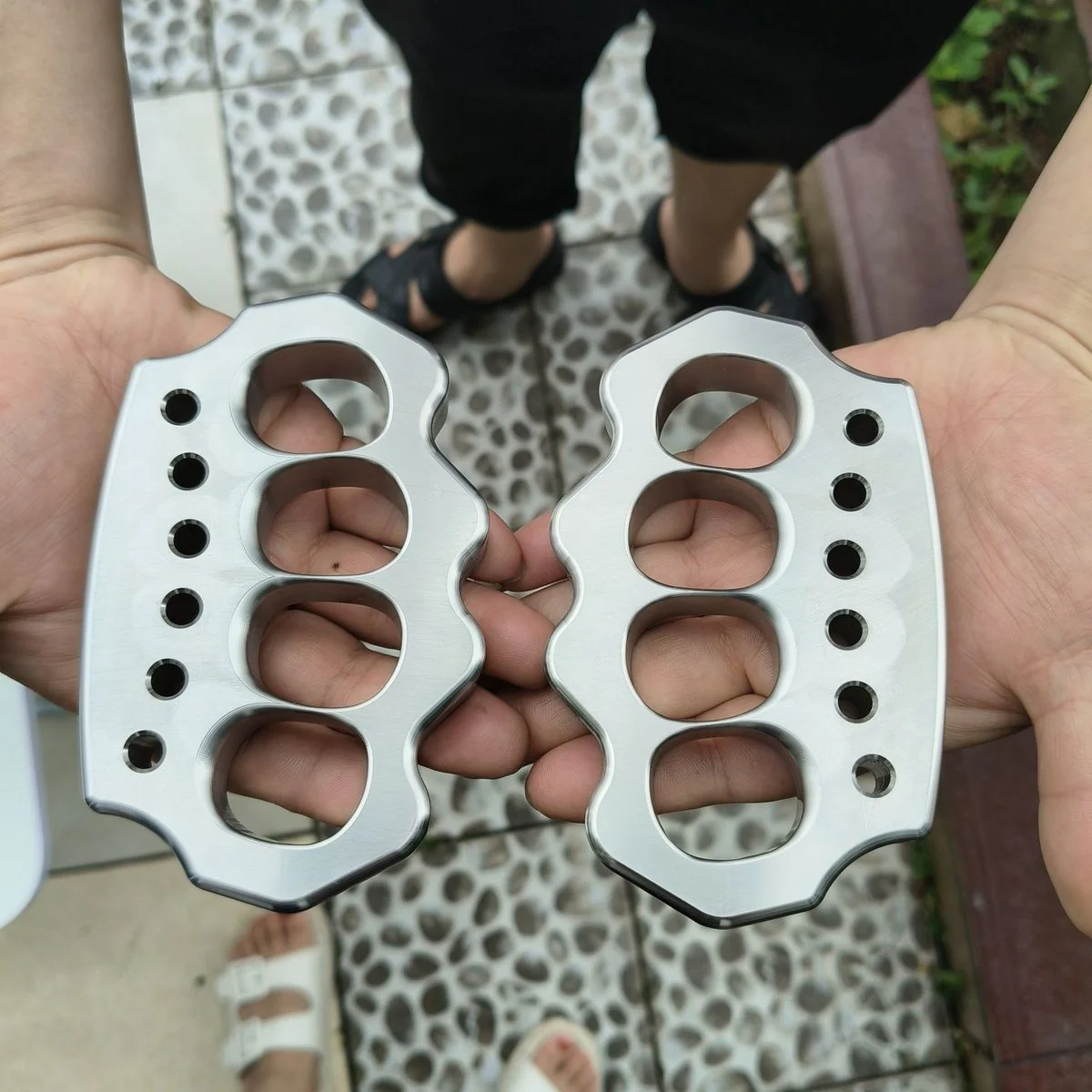 Large Finger Hole Solid Steel Knuckle Duster Fine Polish - Image 3