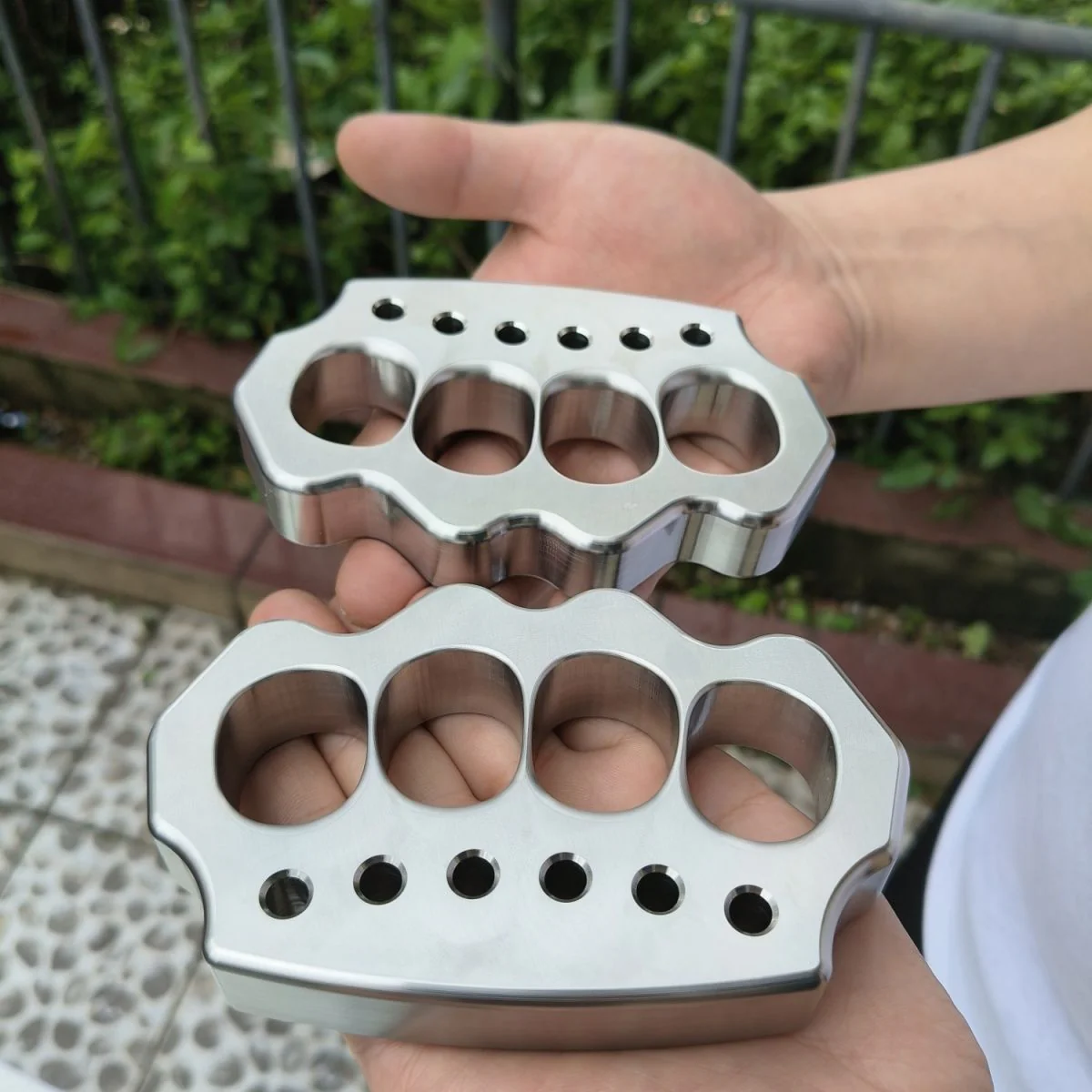 Large Finger Hole Solid Steel Knuckle Duster Fine Polish - Image 7
