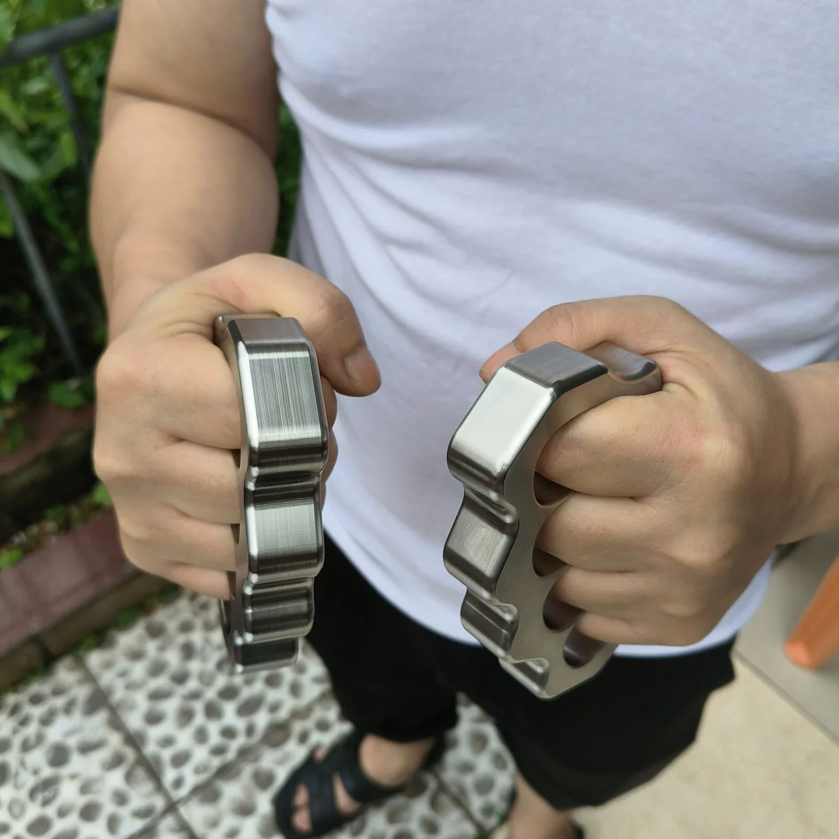 Large Finger Hole Solid Steel Knuckle Duster Fine Polish - Image 8