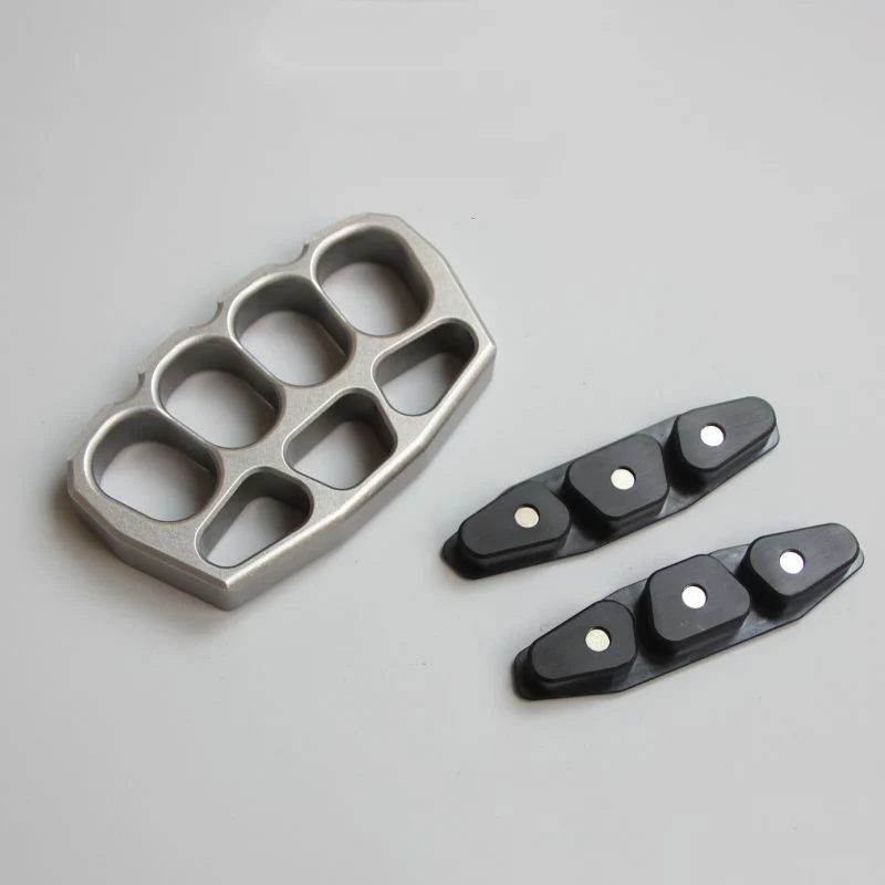 Magnetic Clip Thickened Steel Knuckle Duster - Image 2
