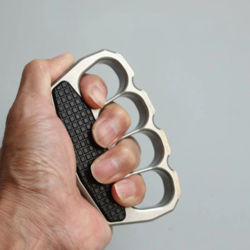 Magnetic Clip Thickened Steel Knuckle Duster - Image 5
