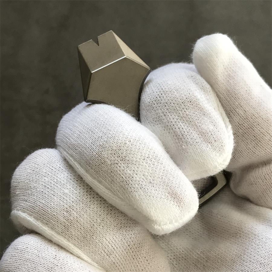 Mini Titanium Bottle Opener Crowbar EDC Gadgets - Image 8