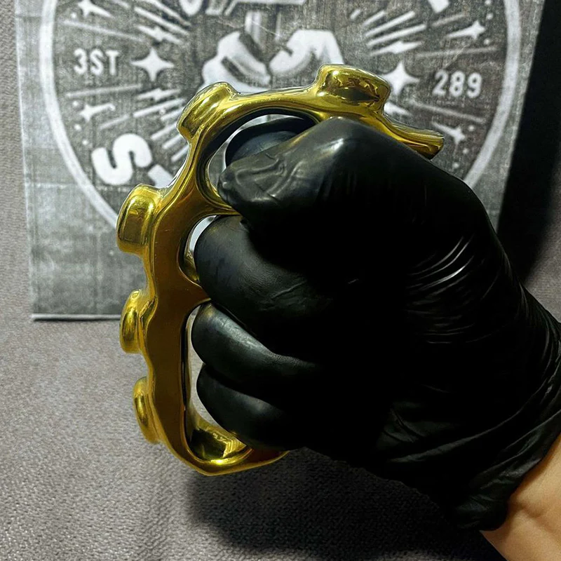 Right-hand Brass Knuckle Self-defense EDC Tool - Image 2