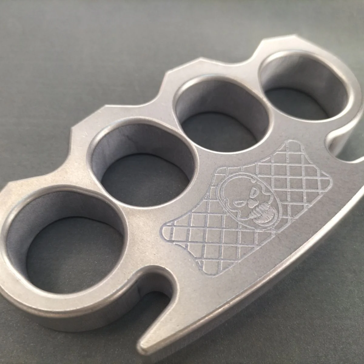 Solid Precision Steel Knuckle Duster Boxing Self Defense Four Finger Buckle Window Breaker Outdoor Camping EDC Tool - Image 4