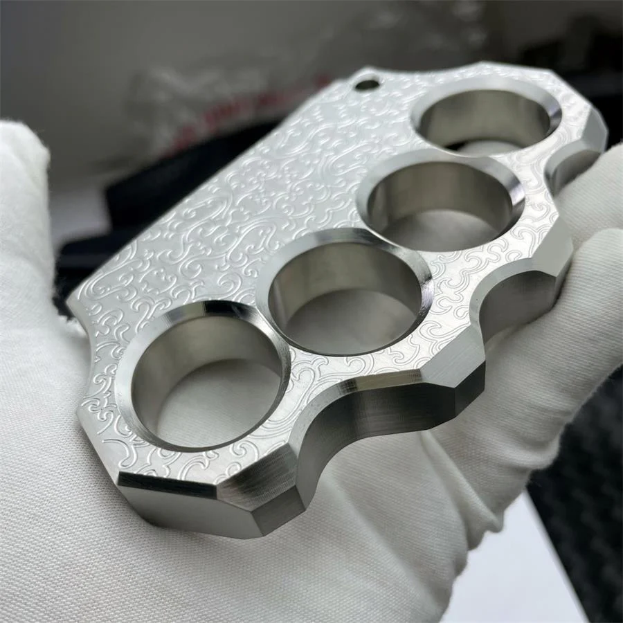 Solid Steel Carved Pattern Knuckle Duster - Image 10