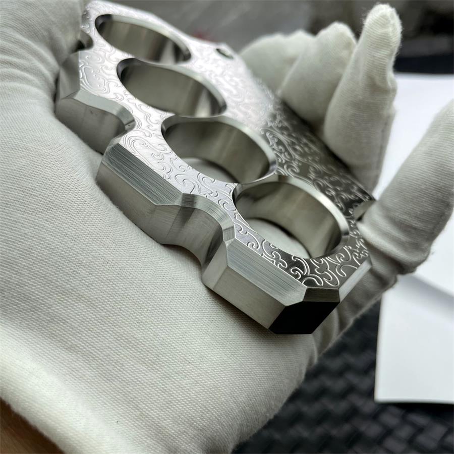 Solid Steel Carved Pattern Knuckle Duster - Image 11