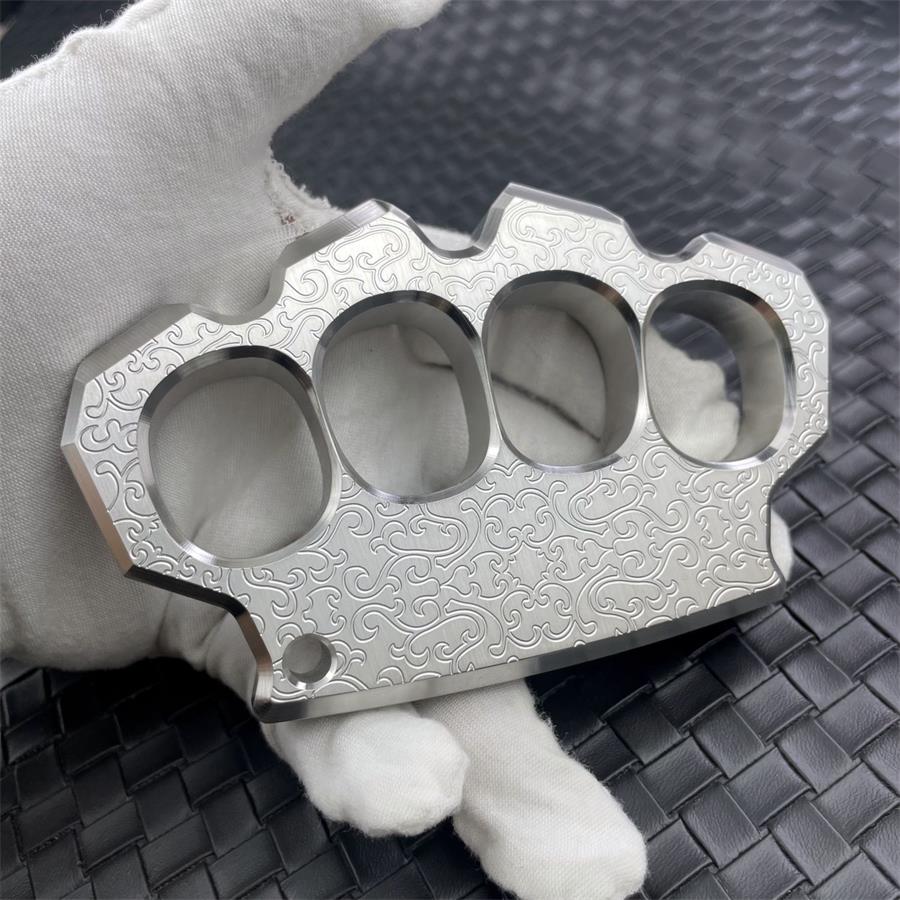 Solid Steel Carved Pattern Knuckle Duster - Image 3
