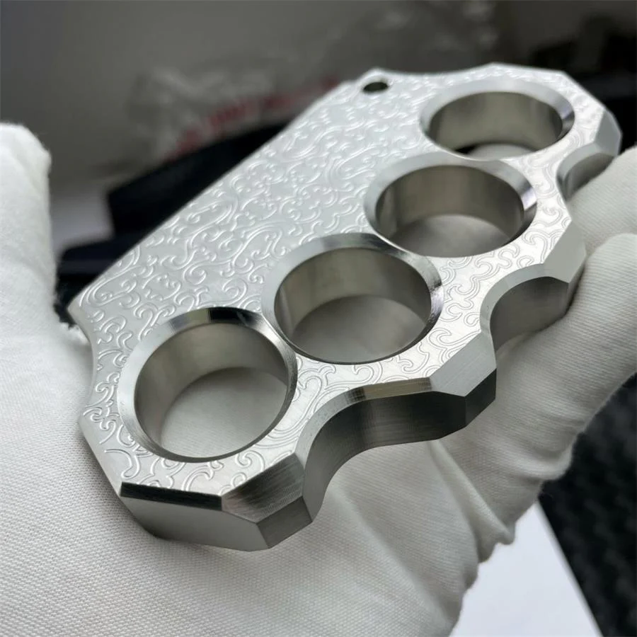 Solid Steel Carved Pattern Knuckle Duster - Image 7