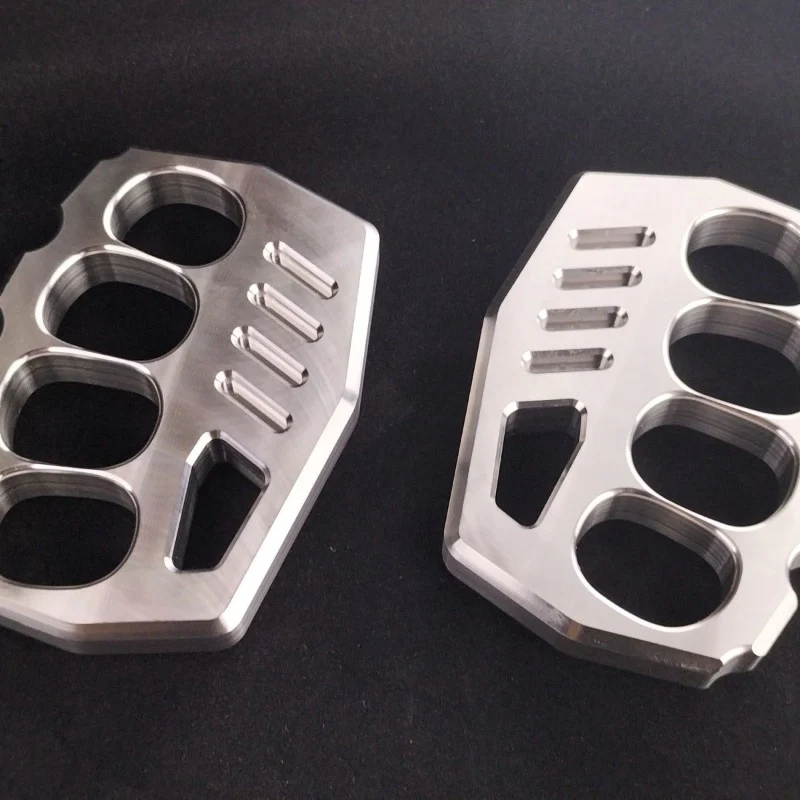 Solid Steel Knuckle Duster Self-defense Four Finger Window Breaking Knuckles Outdoor Boxing Training Combat Gear - Image 7