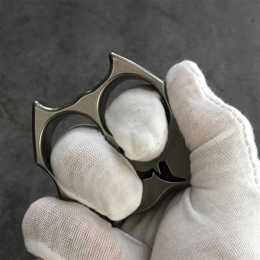 TC21 Titanium Dog Head Knuckle Duster EDC Decoration - Image 3