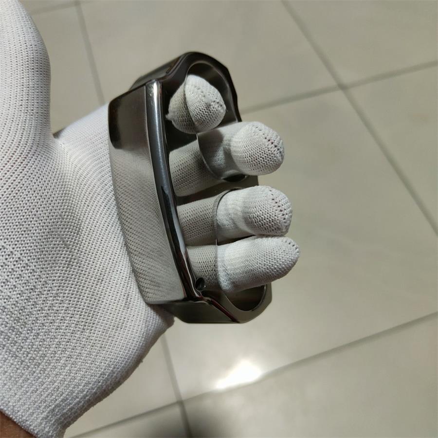 Thickened Titanium Knuckle Duster Window Breaking Protective Gear - Image 3